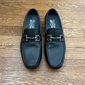 Salvatore Ferragamo Men’s Pebbled Leather Gancini Driver Shoe